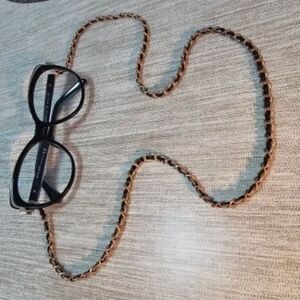 Pristine Leather/Metal Glasses Chain Holder